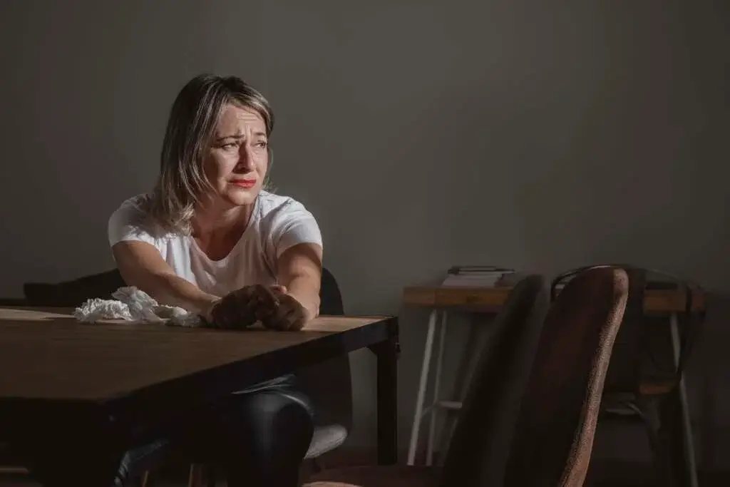 İNSANLAR NEDEN KAYGI DUYAR, ACI ÇEKER …